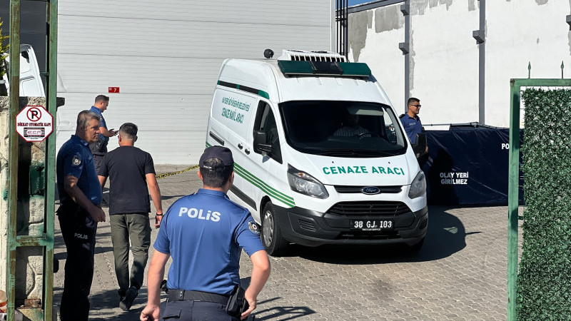 Fabrikada kadın cinayeti