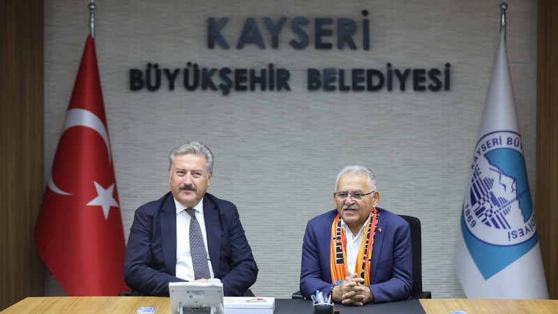 BAŞKAN BÜYÜKKILIÇ, MELİKGAZİ KAYSERİ KADIN BASKETBOL TAKIMINI AĞIRLADI