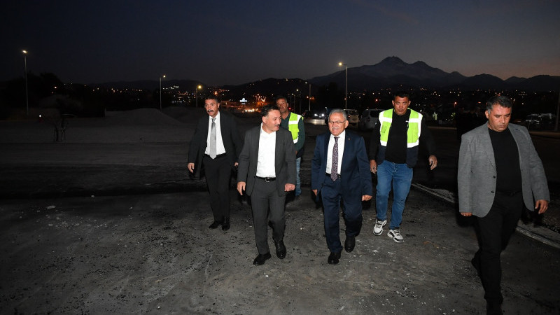 BAŞKAN BÜYÜKKILIÇ’TAN VALİ ÇİÇEK’E AKŞAM SÜRPRİZİ