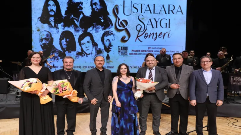 Antalya'da Türk müziğinin ustalarına saygı konseri