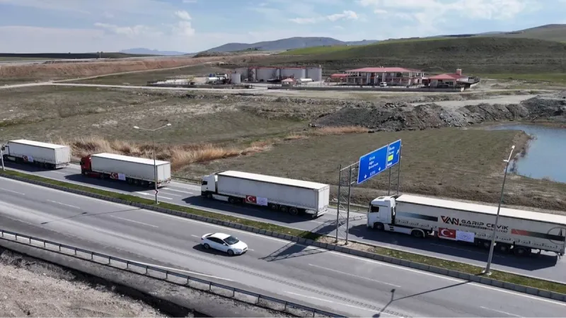 Türkiye’den İran’a 'şifa kervanı' yola çıktı